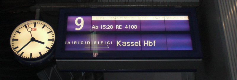 Der RE 4108 hatte ca.15 Min versptung,,,