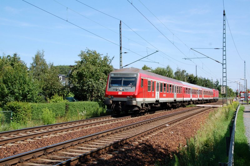 Der RE nach Cottbus durchfhrt am 27.07.09 Dresden-Stetzsch.
