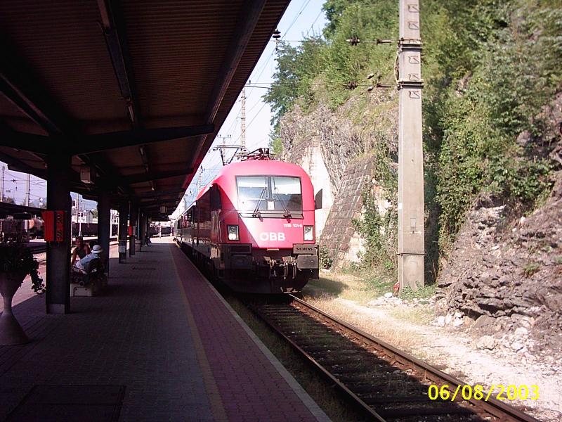 Der Regionalzug aus Buchs (SG) mit vorgespannter 1116 am 6.8.03 in Feldkirch