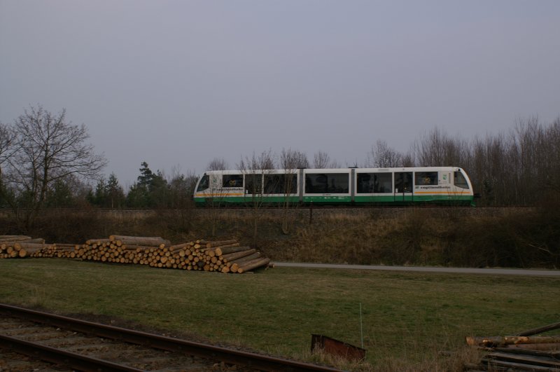 Der Regiosprinter VT36 am 16.03.07 bei der Einfahrt in den Bahnhof Schnberg(Vogtl.).