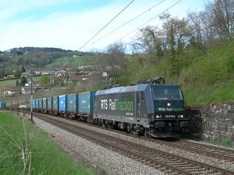 Der RTS Zug kurz nach Bossire. 
29. April 2008 