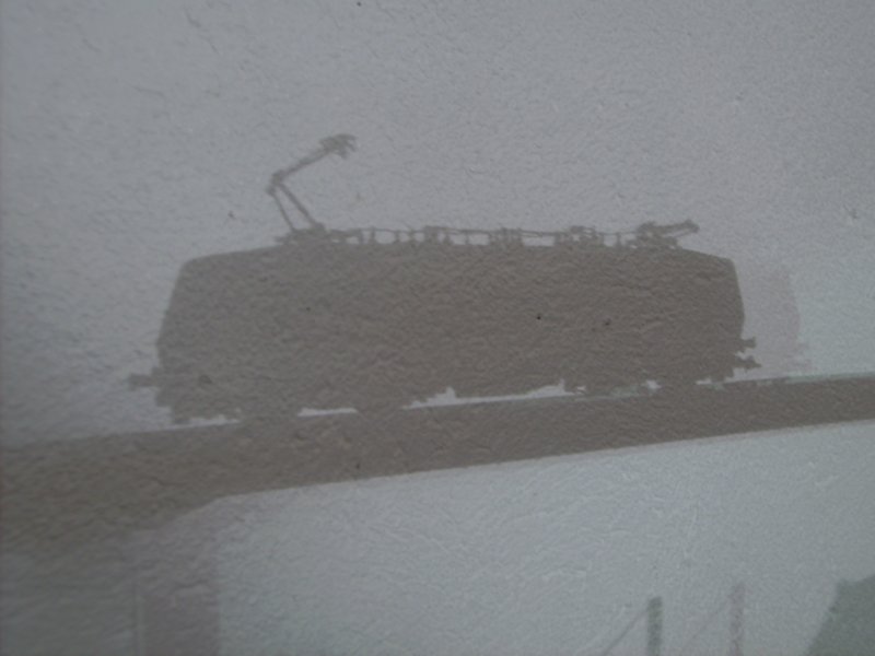 Der Schatten von 120 151-6 auf meiner Modellbahn. 11.10.08