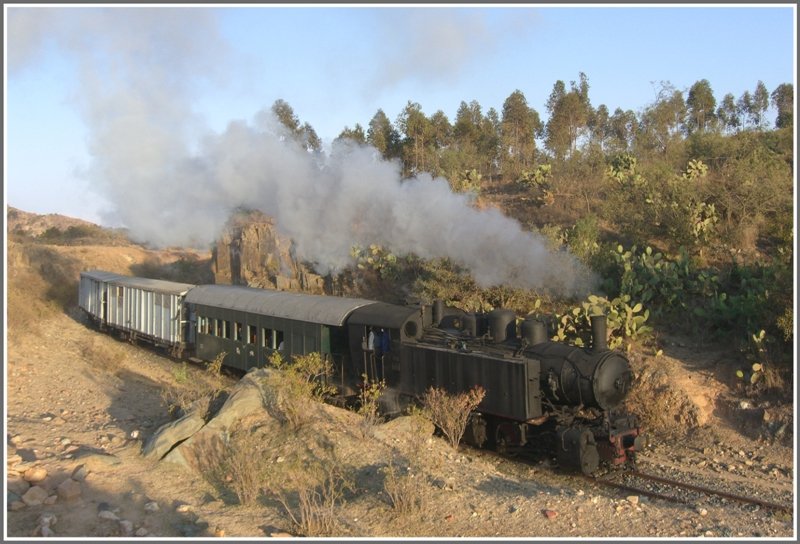 Der Scheitelpunkt ist erreicht und es folgt noch eine leichte 3km lange Abfahrt bis zur Hauptstadt Asmara. (31.10.2008)