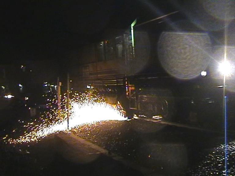 der Schienenschleifzug RG48 bei Nacht im Einsatz