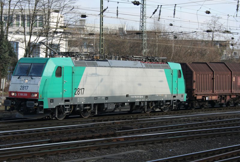 Der Seehund 2817 aus Richtung Kln in Aachen West am 30.01.2009