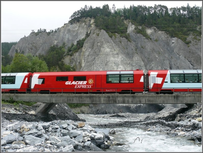 Der Servicewagen des Glacier Express. Gegessen wird am Platz. (07.06.2008)