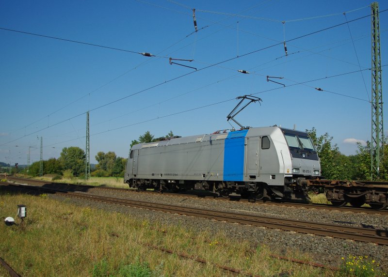 Der Sonnenstand lie leider nur einen Nachschuss auf die Railpool 185 673-1 zu. Aufgenommen am 27.09.2009 in Friedland (HAN) in Fahrtrichtung Norden.