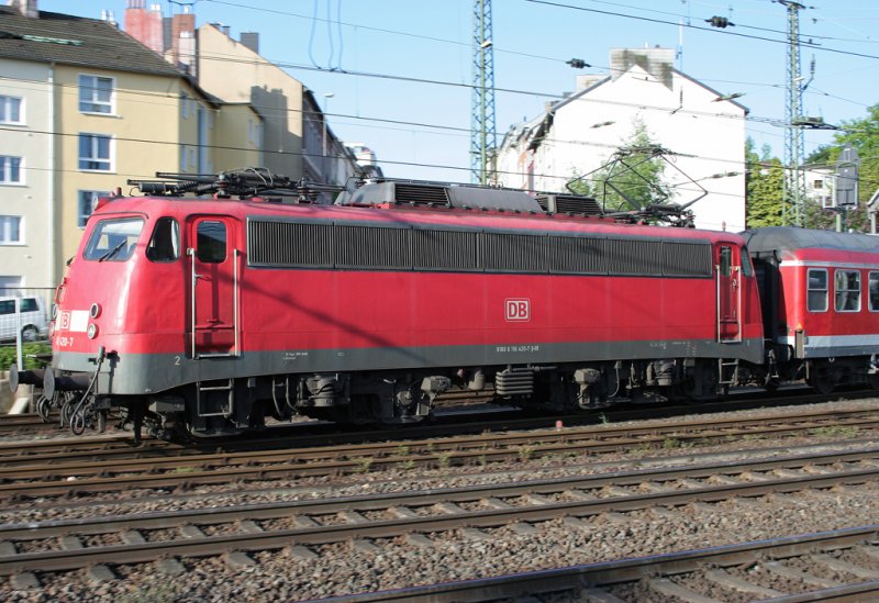 Der sonntgliche RE9 von Aachen nach Kln Messe/Deutz mit 110 420-7 um 08:10 fiel am 16.05.2009 aus