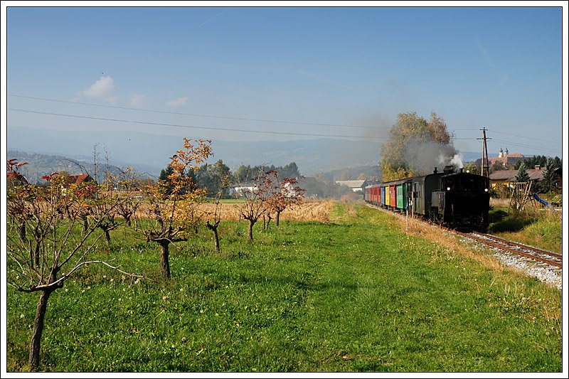 Der  Stainzer Flascherlzug  am 11.10.2008 auf dem Weg nach Preding am 11.10.2008 kurz nach Stainz im Bereich Stallhof aufgenommen. 