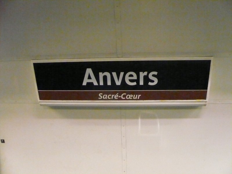 Der Stationsschild der Metrostation Anvers auf der Linie 2 am 22.2.2008