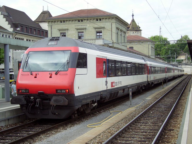 Der Steuerwagen des IR 2567 nach Bern in Schaffhausen. 14.08.08