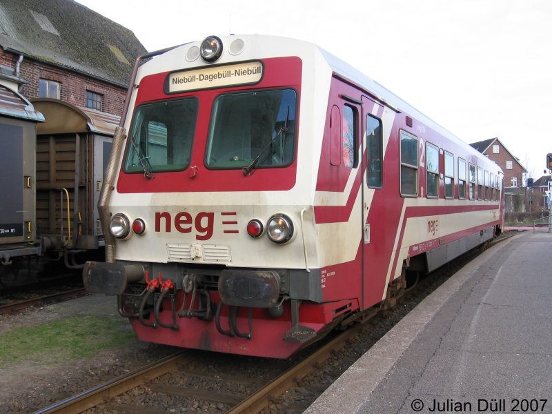 Der T4 der neg niebüll wartet am 22.01.2006 auf die Abfahrt nach Dagebüll in Niebüll neg.
