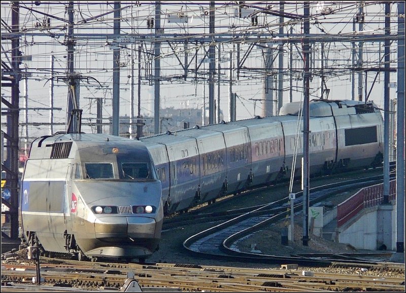 Der TGV 4526 fotografiert am 14.02.09 bei der Einfahrt in den Bahnhof Bruxelles Midi. (Jeanny)