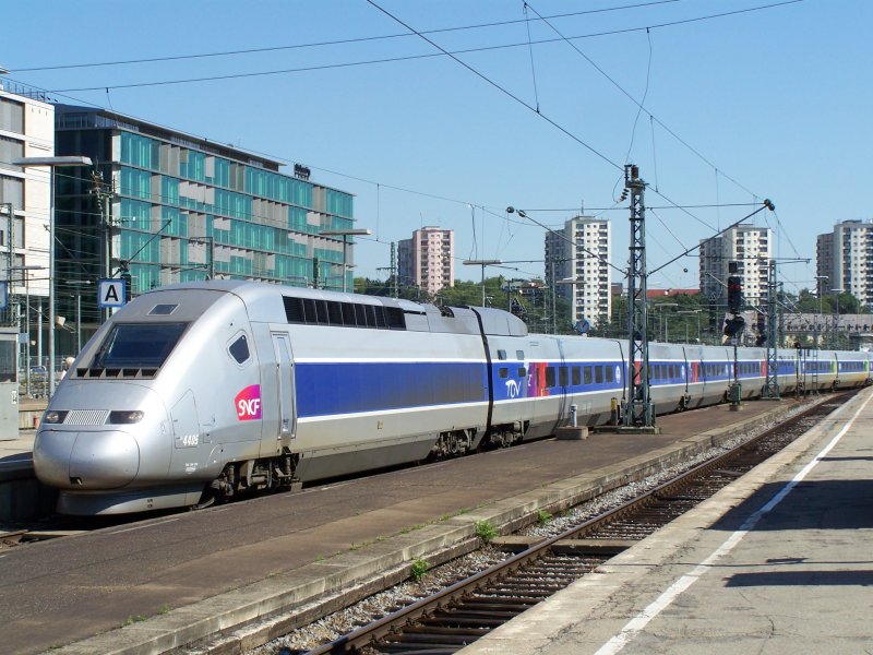 Der TGV-POS bei der Ankunft in Stuttgart Hbf. Er kam aus Paris-Est.
Aufgenommen am 26.Juli 2007 in Stuttgart Hbf.
