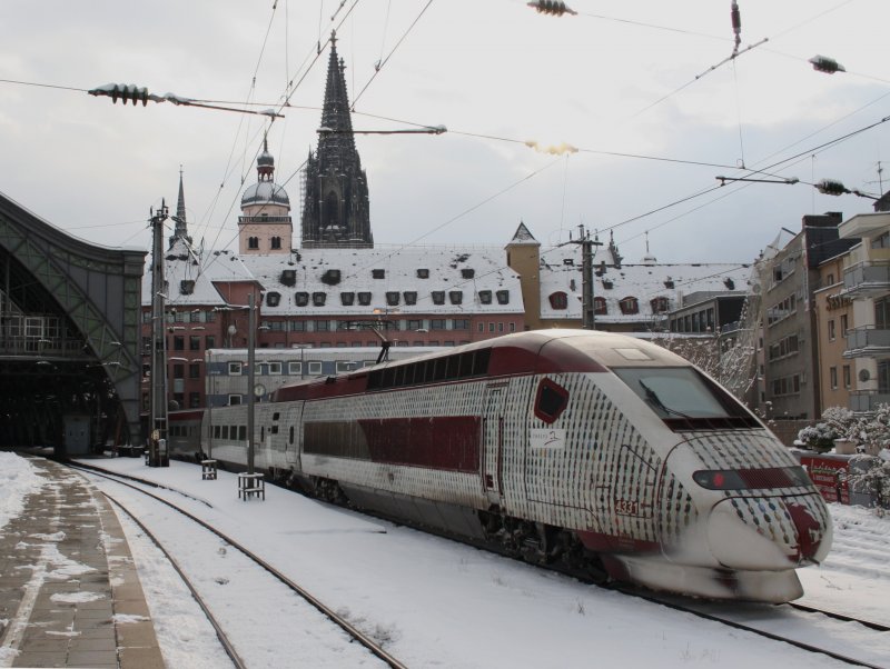 Der Thalys 4331 am 05.01.2009 bei der Einfahrt in den Klner Hbf. 