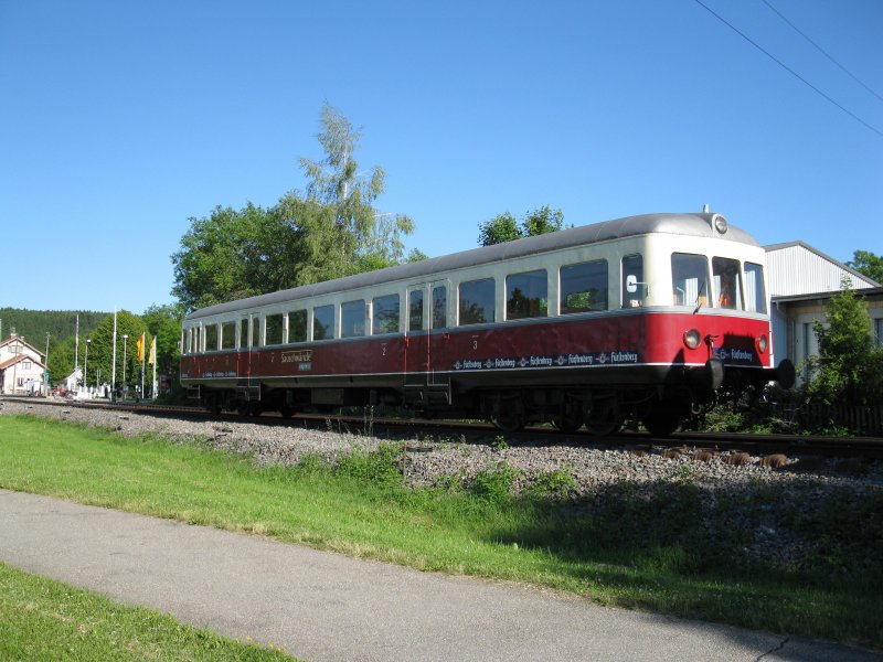 Der Tiebwagen VT3 der Wutachtalbahn (Sauschwnzlebahn) abgestellt vor dem Bahnhof von Blumberg/Zollhaus aufgenommen am 13.06.09.