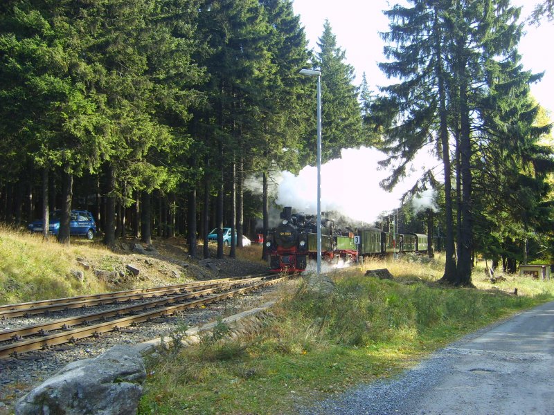 Der Traditionszug der HSb am 3.10.2008 fhrt nach dem  Rckdrcken  wieder in den Bahnhof ein um seine Fahrgste Aufzunehmen.