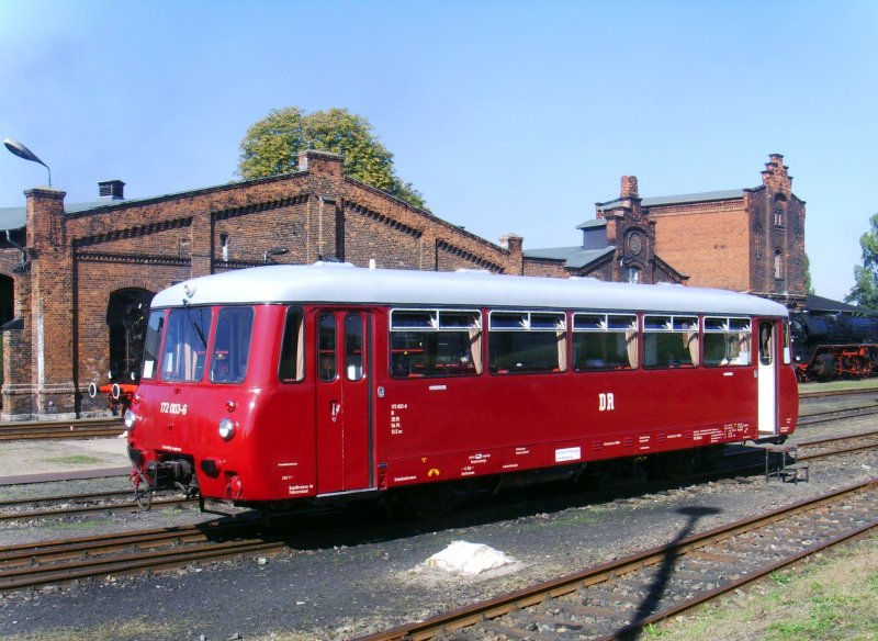 Der Triebwagen 172 003-6 lud ebenfalls zum Mitfahren ein. Aufgenommen im September 2007 im BW Stafurt.