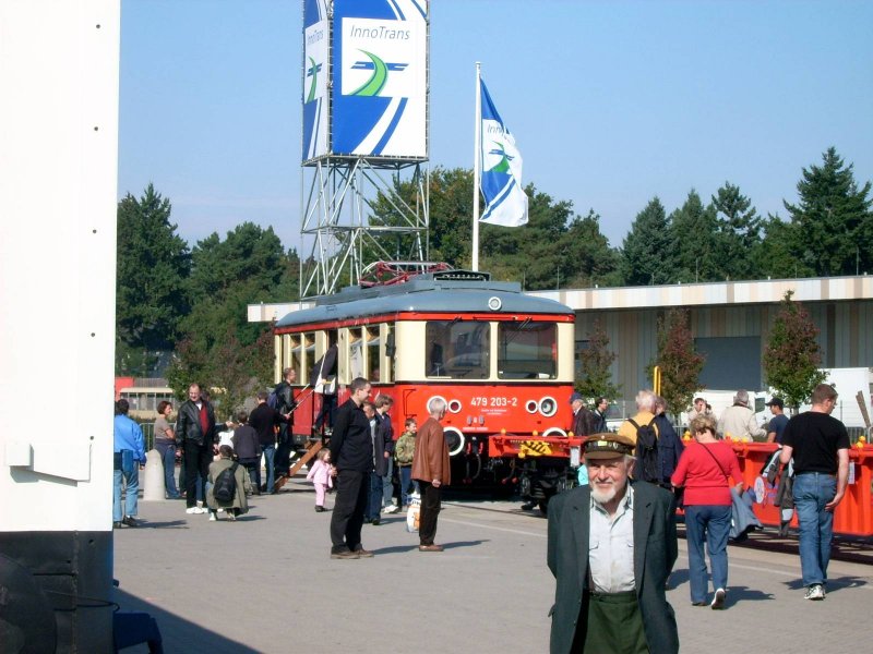 Der Triebwagen 479 203 der Oberweissbacher Berg- und Schwarzatalbahn(OBS) wurde am 28.09.08 auf der Innotrans prsentiert.