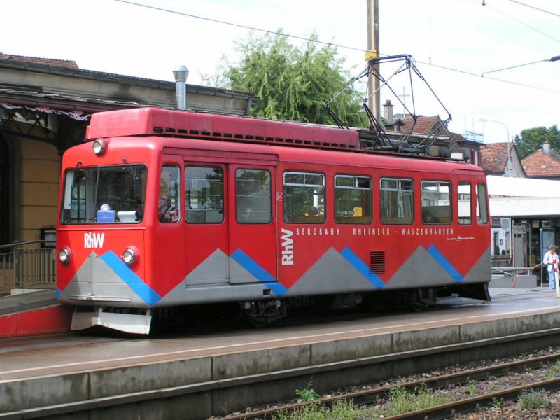 Der Triebwagen der Bergbahn Rheineck Walzenhausen steht in Rheineck zur Abfahrt bereit. 21.08.06