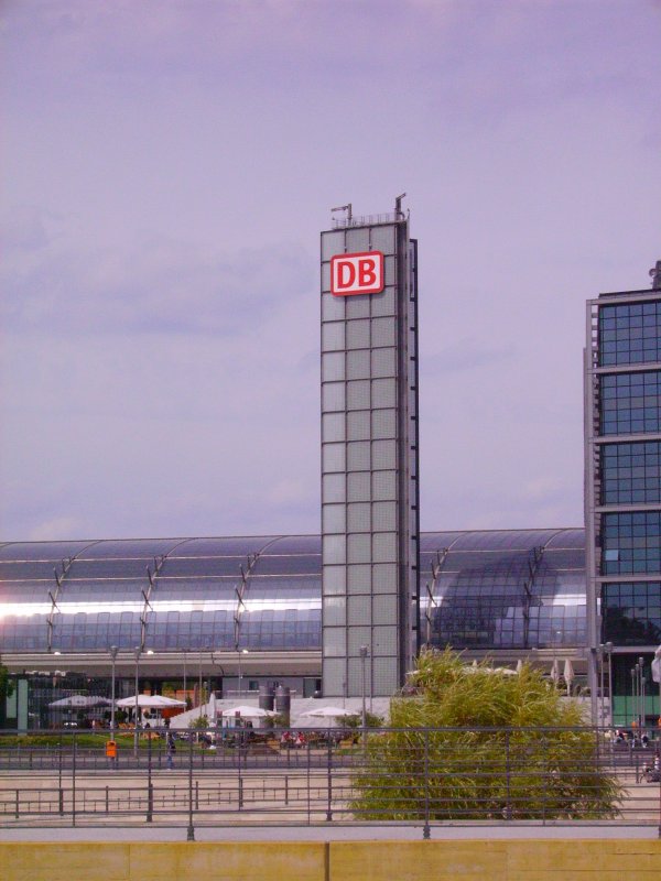 Der Turm des berliner Hbfs. 26.07.07