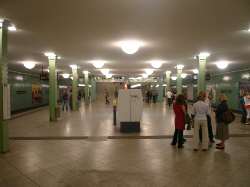 Der U-Bahnhof Alexanderplatz am 10.5.2008