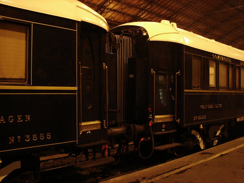 Der bergang zwischen zwei Wagen des Orient-Express am 25.10.2007