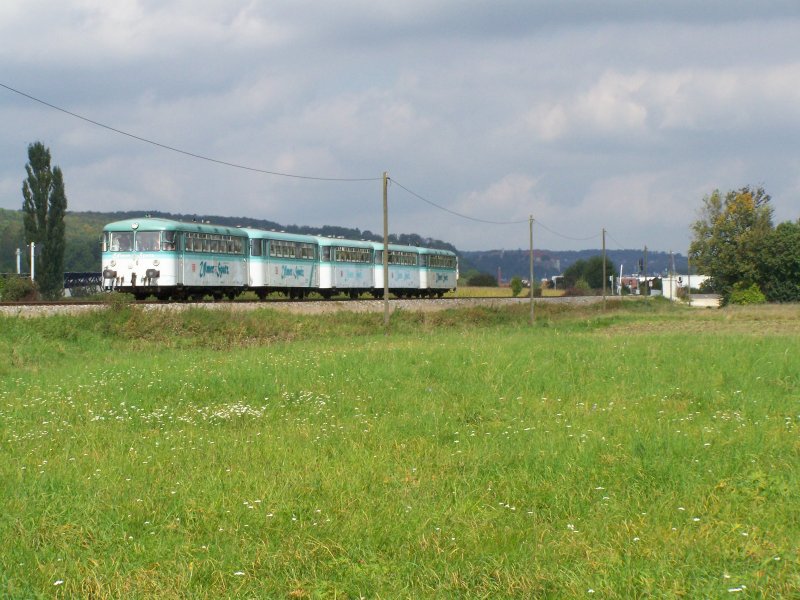 Der  Ulmer Spatz  als Sonderzug SDZ auf der Rckfahrt nach Ulm Hbf. Aufgenommen am 15.September 2007 bei Heidenheim-Mergelstetten. Anlass: Brenzbahn-Erlebnistag.