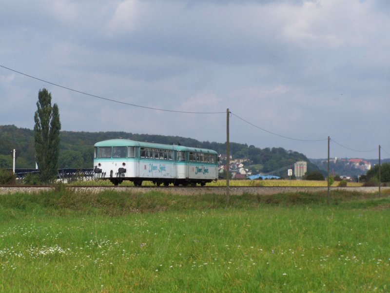 Der  Ulmer Spatz  unterwegs auf der Brenzbahn (Aalen-Ulm). Aufgenommen bei Heidenheim-Mergelstetten. Anlass: Brenzbahn-Erlebnistag im Sommer 2007.
