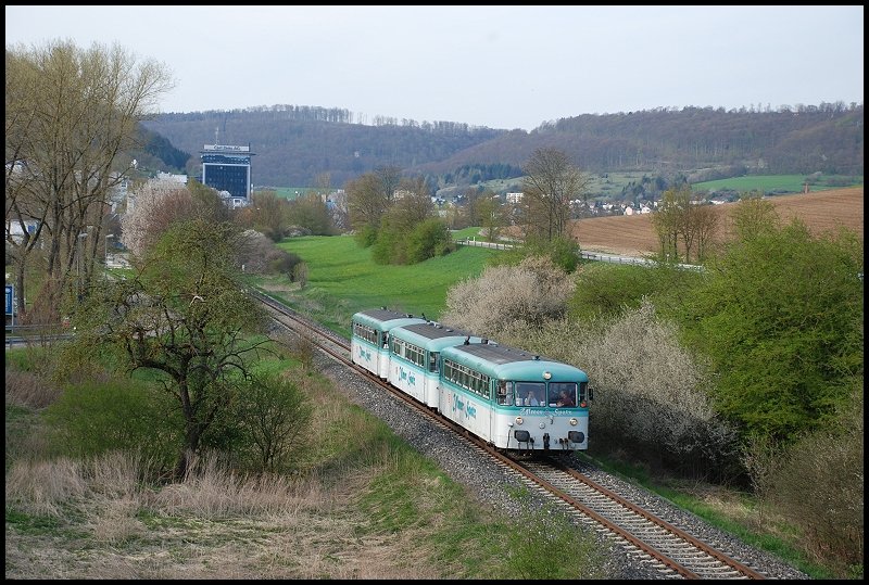 Der Ulmer Spatz ist unterwegs nach Ulm. Aufgenommen am 28.April 2008 bei Oberkochen.
