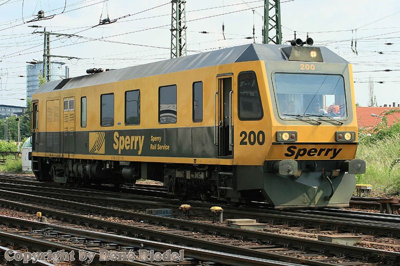 Der Ultraschallschienenprfzug von Pethoplan GmbH Berlin war mal auf dem Gterbahnhof in Dresden Friedrichstadt. Seine Nummer ist die 97 86 12 501 10-3 und wurde von mir an 22.5.2007 am Nachmitag aufgenommen. 
