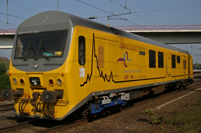 Der UST 96 der Firma EURAILSCOUT durchfhrt am 19.9.09 Duisburg-Entenfang