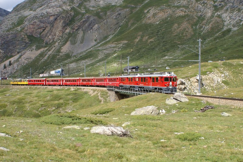 Der vermeintlich letzte Zug, den ich am 11.8.09 aufnahm, war der Regionalzug 1641, gezogen vom ABe 4/4 III 53 und dem ABe 4/4 III 56.