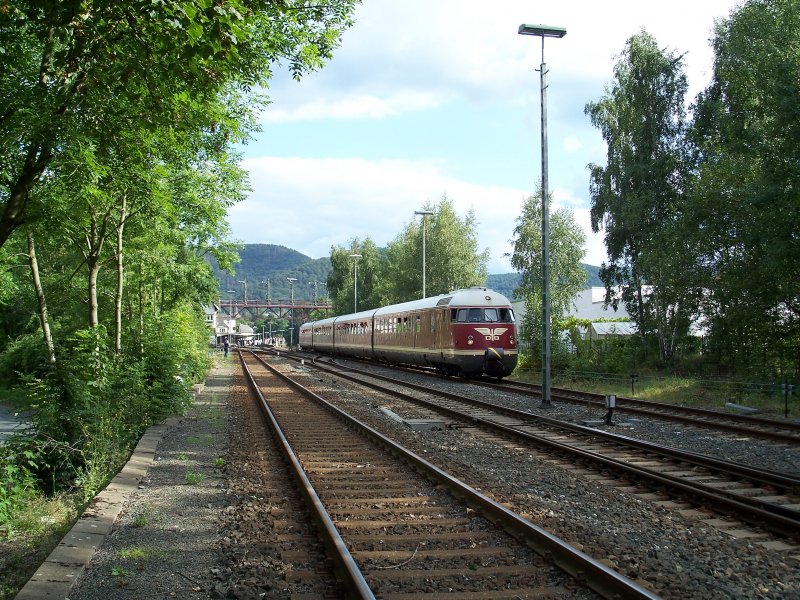 Der Vt 08 fhrt aus dem Bad Harzburger Bahnhof raus (18.8.2007)
