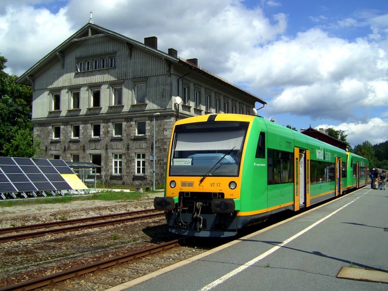 Der VT 17 der Walbahn am 08.08.2008 in Bayerisch Eisenstein. 