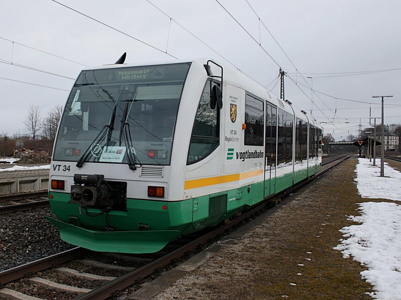 Der VT 34 der Vogtlandbahn am 23.02.2009 bei der Einfahrt in Hochstadt. 