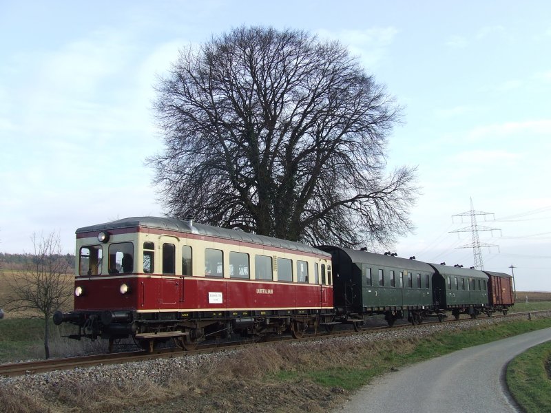 Der VT3 am 15. Mrz 2009 mit seinem Sonderzug kurz vor Hammerstein.