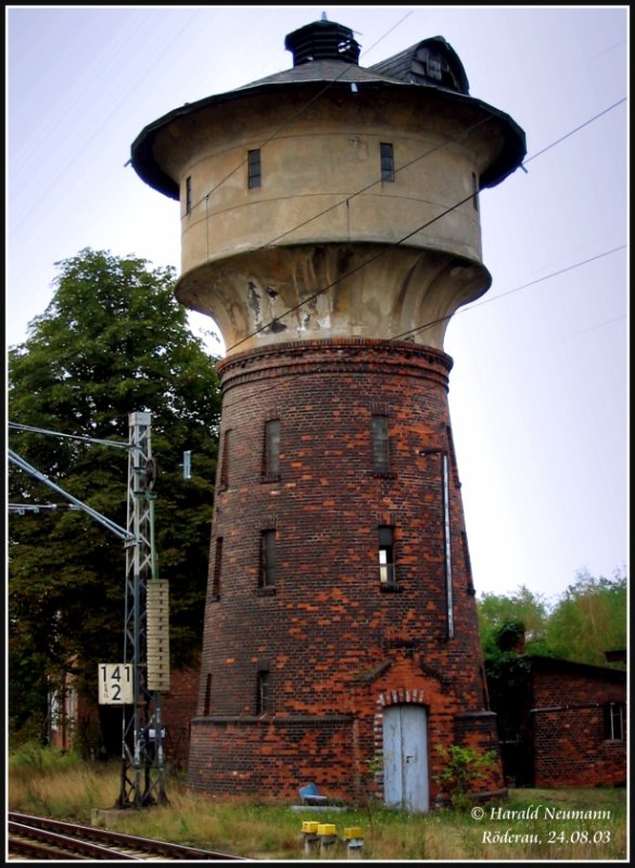 Der Wasserturm im Bf Rderau, 24.08.03.