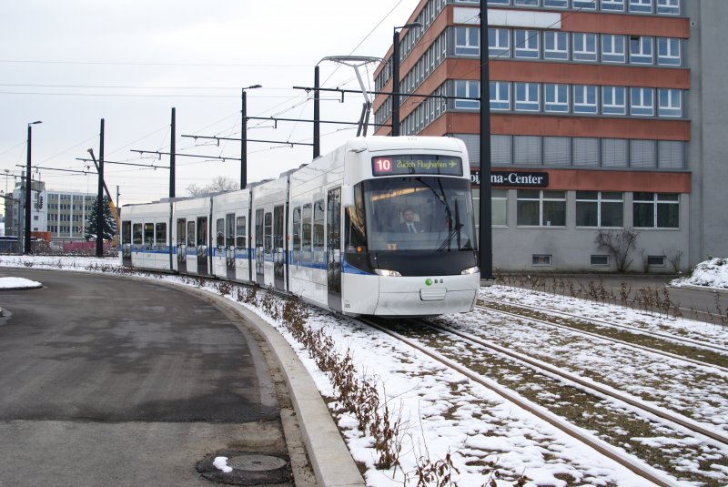 Der weisse Be 5/6 3065 befindet sich am 14.12.08 in Glattbrugg.