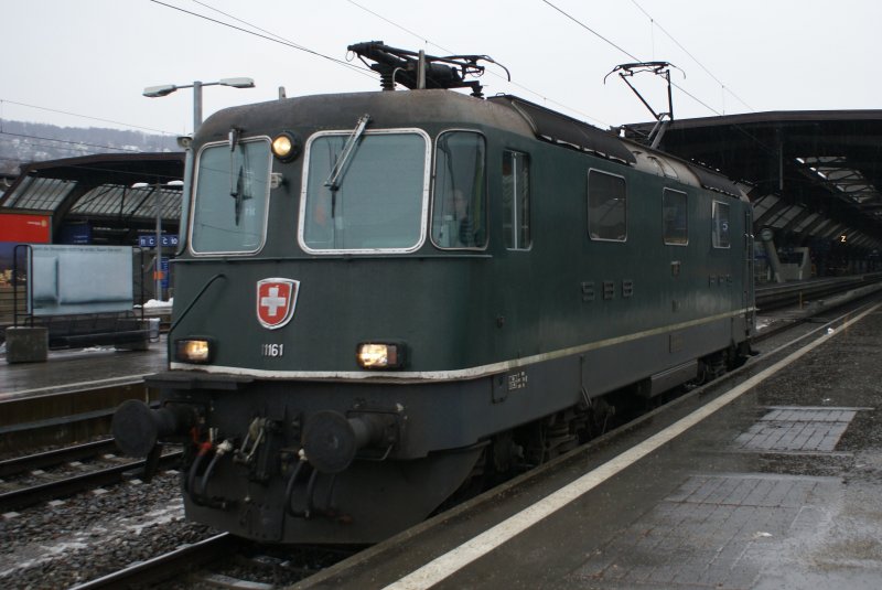 Der Wettergott war am 18.1.09 nicht mein Freund. Genau in dem Moment, als die Re 4/4 II 11161 aus dem Zrcher Hauptbahnhof aufuhr, liess er es in Strmen regnen.