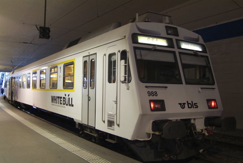 Der With Bull Zug ist jetzt im normalen verkehrsdienst unterwegs.
An diesem Tag als S51 Bern - Brnnen retour.
07.05.09