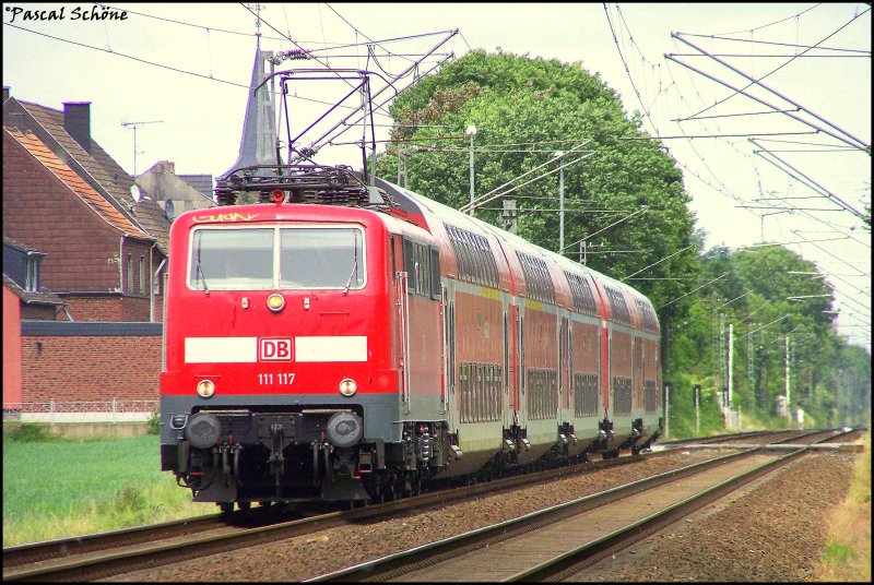 Der Wupper Express (RE4) mit 111 117 Richtung Aachen fahrend kurz vor Geilenkirchen.
Aufgenommen an Km. 28.9 am 27.05.2009 um 15:22