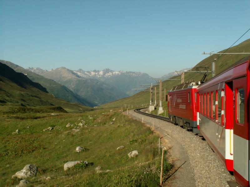 Der Zug der Matterhorn-Gotthard-Bahn talwrts Richtung Andermatt.
Mein Ziel ist Realp,zur Dampfbahn Furka Bergstrecke.(DFB)Diese
Bilder sind dann in einer anderen Kategorie zu sehen.14.07.05