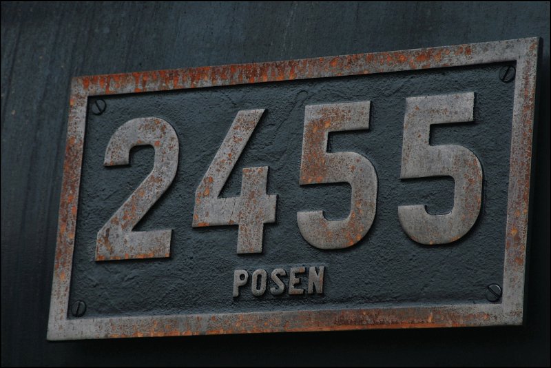 Detail der 1919 bei Linke Hofmann Busch in Breslau gebauten 2455  POSEN . (06.03.2008)