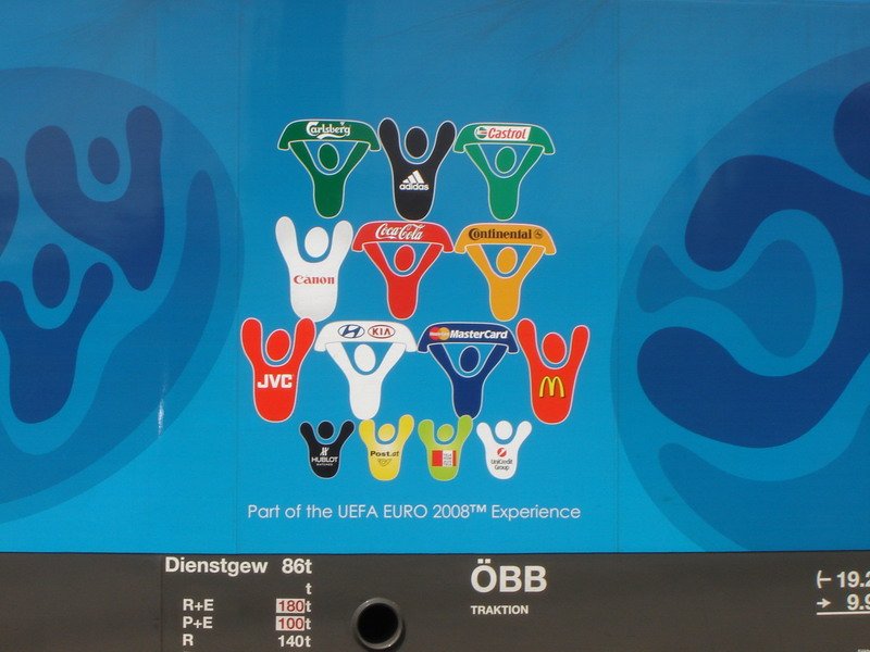 Detailansicht der EM-Lok Blau (Taurus 1116-080)am 11.04.2008.