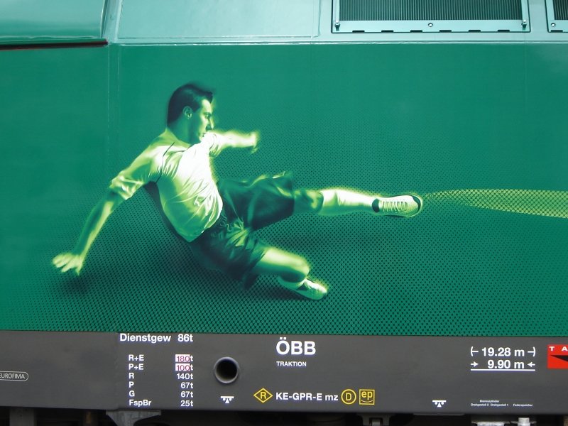 Detailansicht der EM-Lok Portugal (1016 025)am 24.04.2008.