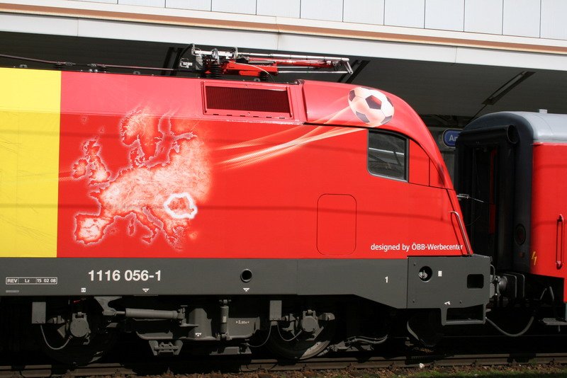 Detailansicht der EM-Lok Rum�nien (Taurus 1116-056-1)am 05.04.2008.