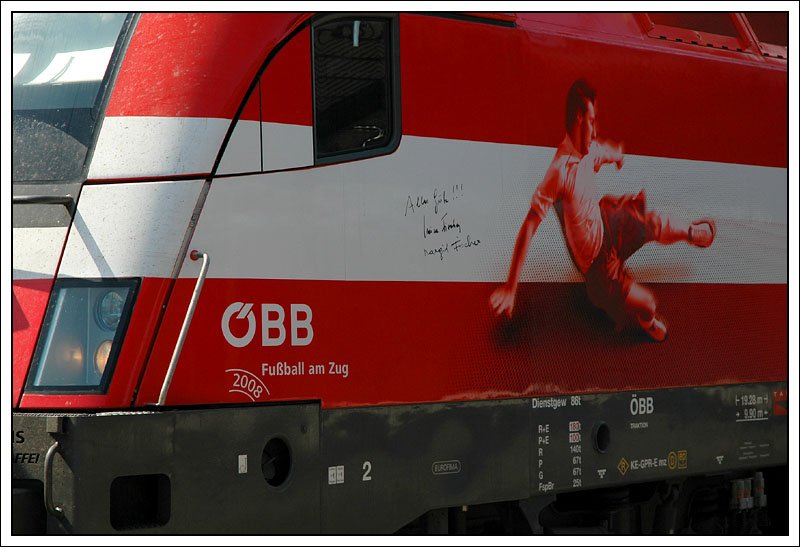 Detailansicht der �sterreich EM-Lok 1116 005 mit den Unterschriften des �sterr. Bundespr�sidenten Heinz Fischer und seiner Frau Margit. (25.8.07)