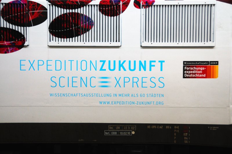 Detailaufnahme von 110 325-8. (Frankfurt/M Hbf, 27.04.09).