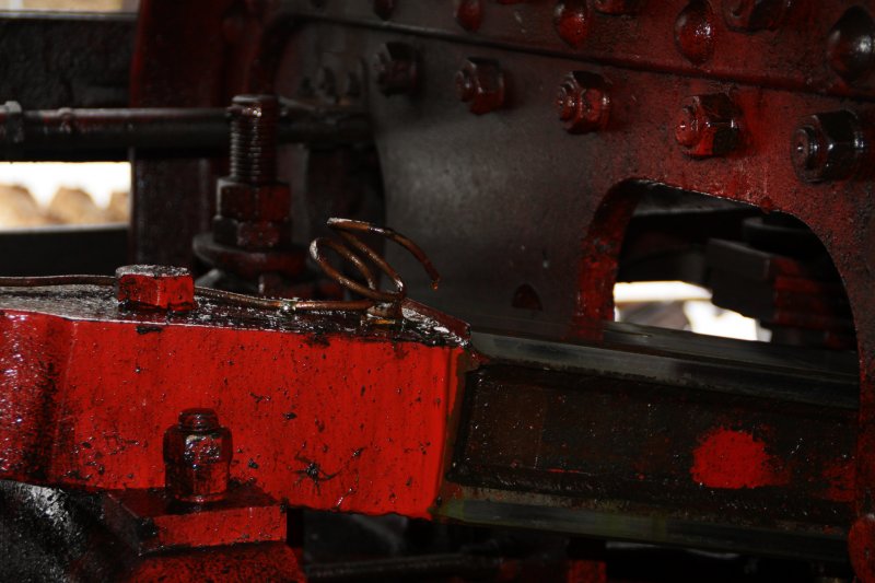 Detailaufnahme des Innentreibwerkes von 58 311 im Bahnhof Schlettau. (14.03.09)